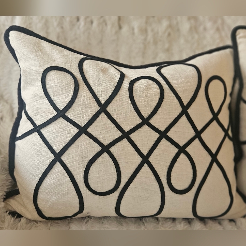 Set Of Two Ivory & Black Luxury Down Filled Pillows Beautiful Set 14 X 8" - Picture 3 of 7